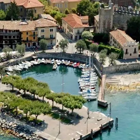 La Damigella Lejlighed